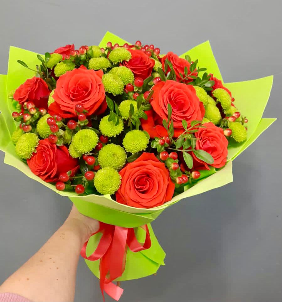 Букет цветов из: Хризантемы и Розы в Ташла