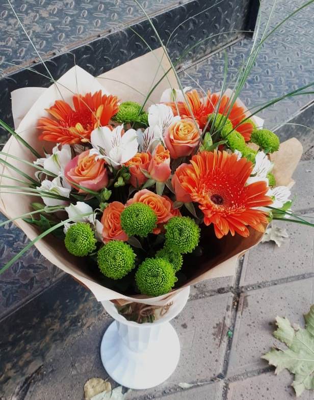 Букет цветов из: Герберы, Хризантемы, Альстромерии и Розы в Ташла