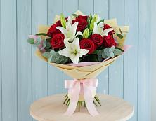 Букет цветов из:  Лилии и Розы в Ташла