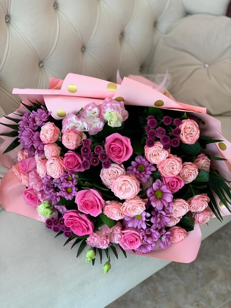 Букет цветов из: Хризантемы, Розы и Лизиантусы в Ташла