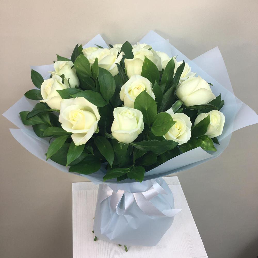 Букет 15 Белых роз Проуд в Ташла
