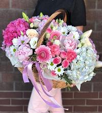 Композиция солнечный день в Ташла Цветочная композиция из Розы, Хризантемы, Пионы и Лизиантусы в корзине в Ташла