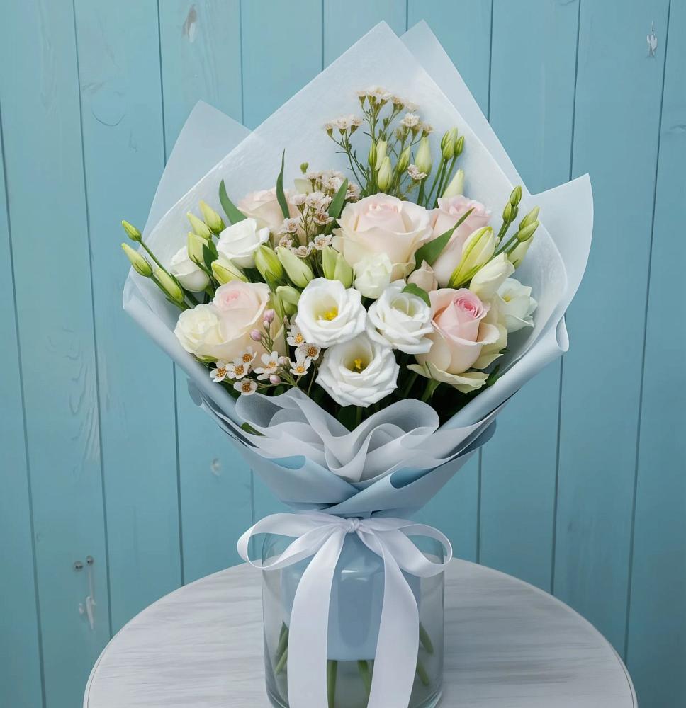 Букет цветов из: Розы и Лизиантусы в Ташла