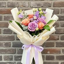 Букет цветов из:  Лизиантусы и Розы в Ташла