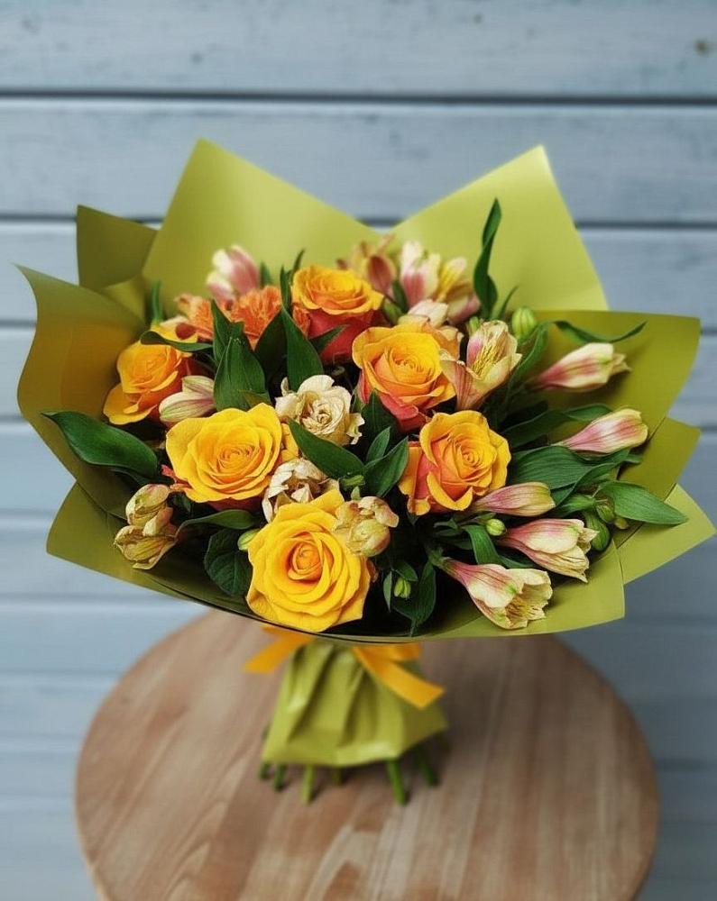 Букет цветов из: Альстромерии и Розы в Ташла