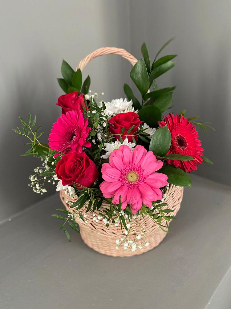 Цветочная композиция из Розы, Хризантемы и Герберы в корзине в Ташла