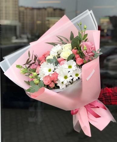 Букет цветов из: Розы, Лизиантусы и Хризантемы в Ташла