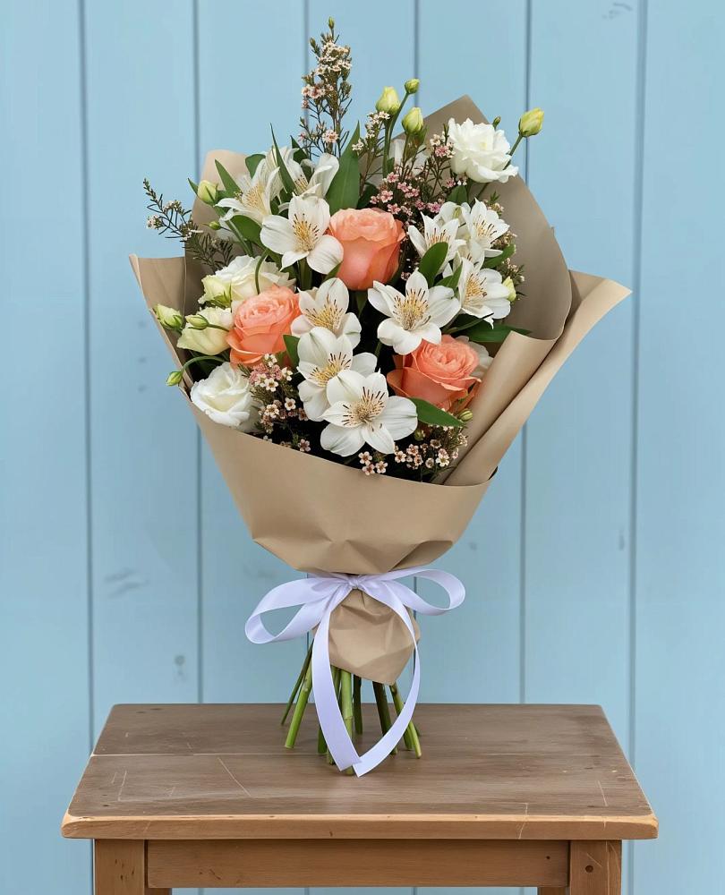 Букет цветов из: Альстромерии, Лизиантусы, Розы и Хризантемы в Ташла