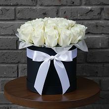 Цветочная композиция из Розы в шляпной коробке в Ташла